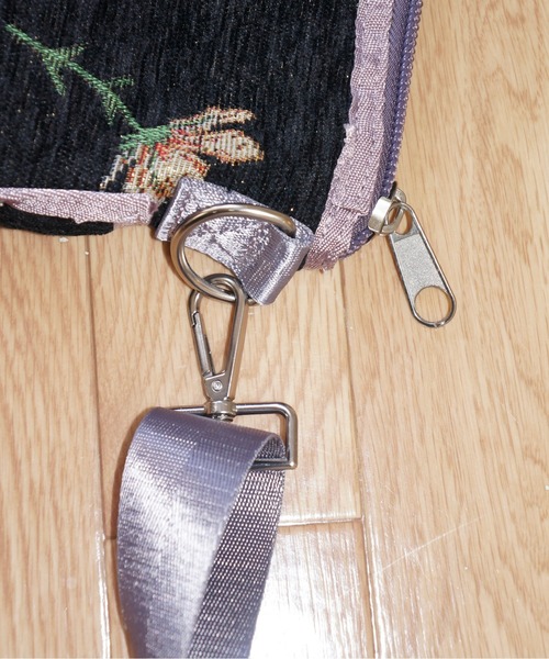 musubore(ムスボレ)の「jacquard helmet bag / ジャガードヘルメットバッグ(トートバッグ・レディース・ブラック/グレー・FREE)」の9枚目の写真