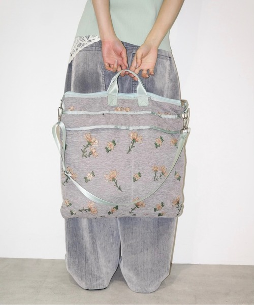 musubore(ムスボレ)の「jacquard helmet bag / ジャガードヘルメットバッグ(トートバッグ・レディース・ブラック/グレー・FREE)」の4枚目の写真