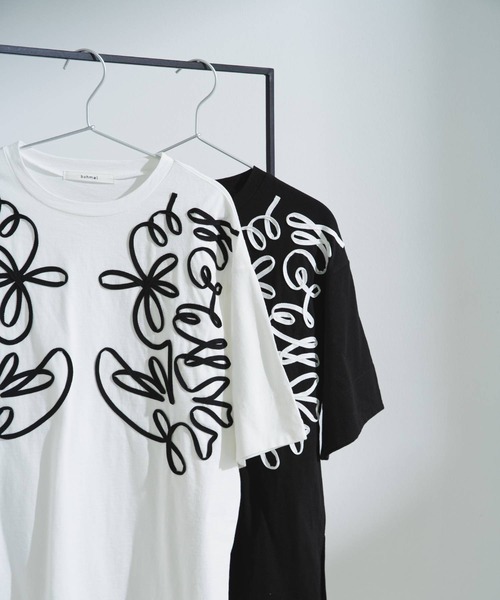 bohmal(ボマール)の「コードラインオーバーサイズTシャツ(Tシャツ/カットソー・レディース・ホワイト/ブラック・FREE)」の3枚目の写真