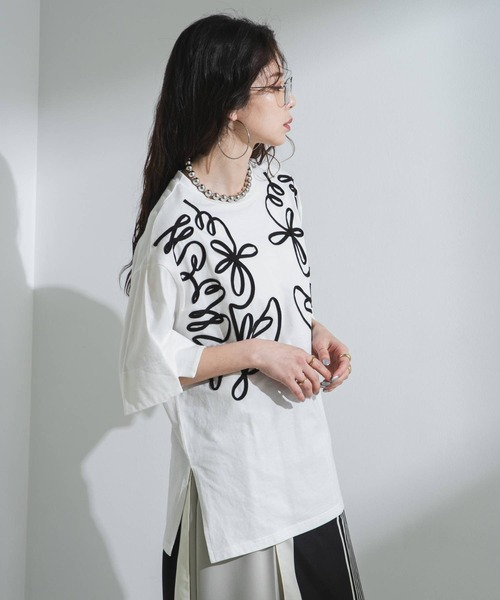 bohmal(ボマール)の「コードラインオーバーサイズTシャツ(Tシャツ/カットソー・レディース・ホワイト/ブラック・FREE)」の11枚目の写真