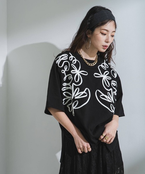 bohmal(ボマール)の「コードラインオーバーサイズTシャツ(Tシャツ/カットソー・レディース・ホワイト/ブラック・FREE)」の9枚目の写真