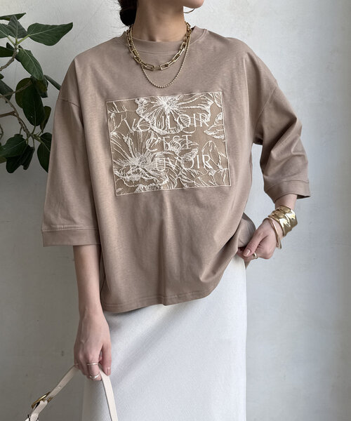 DouDou(ドゥドゥ)の「【WEB限定】ロゴレース刺繍TEE(Tシャツ/カットソー・レディース・ブラック/オフホワイト/キャメル・FREE)」の3枚目の写真