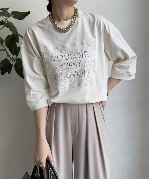 DouDou(ドゥドゥ)の「【WEB限定】ロゴレース刺繍TEE(Tシャツ/カットソー・レディース・ブラック/オフホワイト/キャメル・FREE)」の2枚目の写真