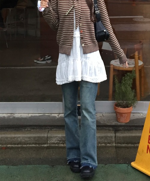 AEAE★韓国★人気★RAW EDGE FLARE JEANS 2色 セール】RAW EDGE FLARE JEANS（その他パンツ）｜aeae