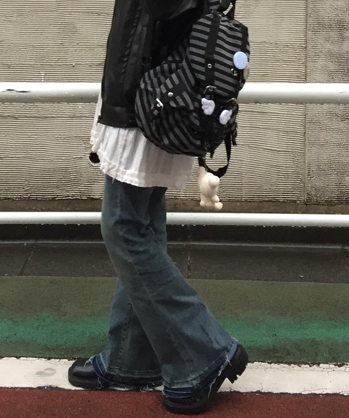 Judin(ジュディン)の「Raw edge flare denim pants【JD】(デニムパンツ・レディース・ブルー・M/S)」の3枚目の写真