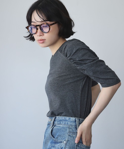 Ampirula(アンピルーラ)の「ショルダーギャザーTシャツ カットソー(Tシャツ/カットソー・レディース・グレー/ブラック/ホワイト・FREE)」の6枚目の写真