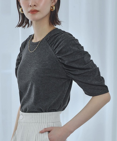 Ampirula(アンピルーラ)の「ショルダーギャザーTシャツ カットソー(Tシャツ/カットソー・レディース・グレー/ブラック/ホワイト・FREE)」の8枚目の写真