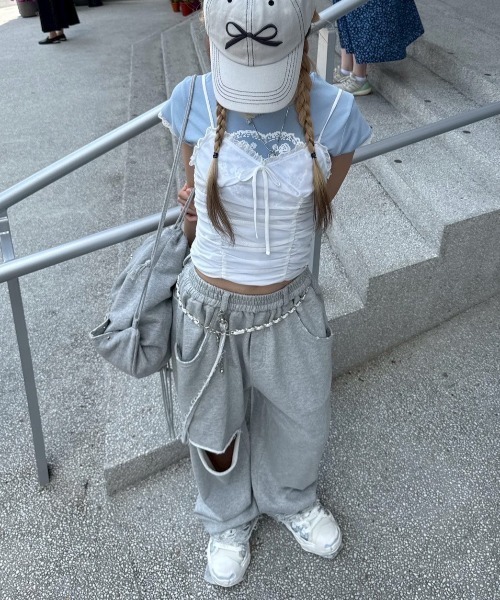 Never mind the XU / Chikashitsu+（ネバーマインド ザ エックスユー / チカシツプラス）の「【nmtc+】string damage sweat pants / 【エヌエムティーシープラス】ストリングダメージスウェットパンツ（スウェットパンツ・メンズ・ブラック/グレー・ONE SIZE）」の8枚目の写真