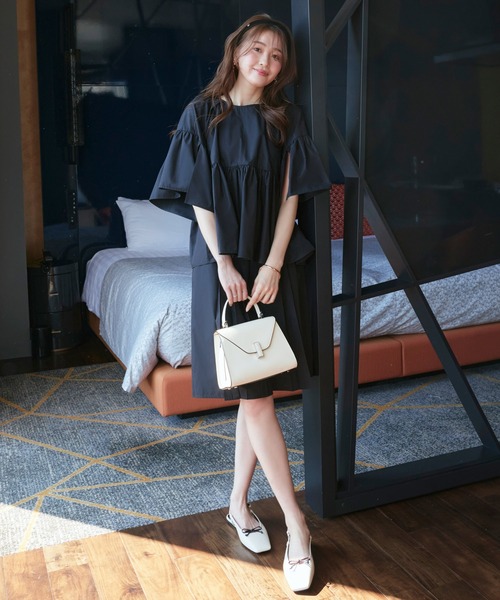 RUIRUE BOUTIQUE(ルイルエブティック)の「洗える | ミッドサマー パンツ セットアップ | レディース おしゃれ きれいめ オフィスカジュアル 通勤服 トップス シャツ ハーフパンツ パンツスーツ(セットアップ・レディース・ブラック/ライトベージュ/ネイビー・S/M/L/LL)」の4枚目の写真