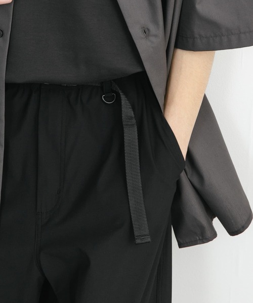SENSE OF PLACE by URBAN RESEARCH（センスオブプレイスバイアーバンリサーチ）の「4WAYストレッチウェビングベルトパンツ（その他パンツ・メンズ・ブラック/チャコールグレー/ライトカーキ・MEDIUM/LARGE）」の4枚目の写真
