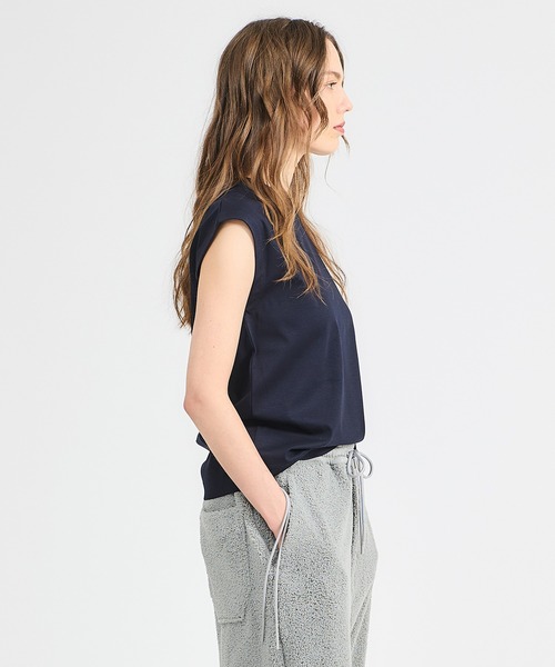 ESTNATION(エストネーション)の「ESTNATION / アルビニ コットンスムース ノースリーブ カットソー(Tシャツ/カットソー・レディース・ホワイト/ブラック/ネイビー/ピンク・FREE)」の19枚目の写真