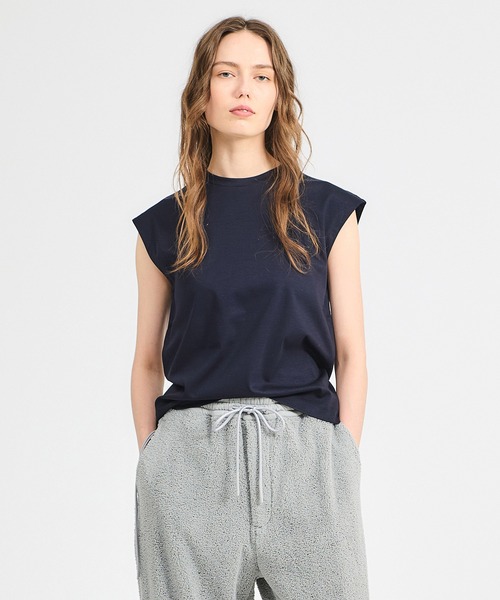 ESTNATION(エストネーション)の「ESTNATION / アルビニ コットンスムース ノースリーブ カットソー(Tシャツ/カットソー・レディース・ホワイト/ブラック/ネイビー/ピンク・FREE)」の16枚目の写真