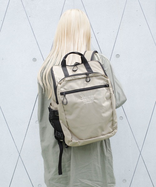 FREDRIK PACKERS(フレドリックパッカーズ)の「『FREDRIK PACKERS』TRAVEL SERIES 420D BACKPACK MELL トラベルシリーズ バックパック メル(バックパック/リュック・レディース・ブラック/グレイッシュベージュ・FREE)」の21枚目の写真