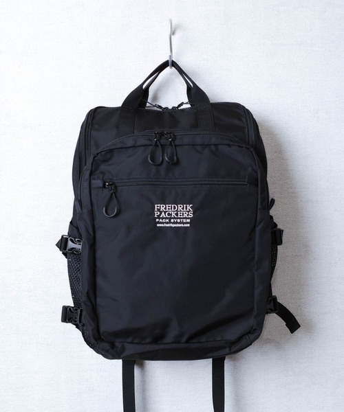 FREDRIK PACKERS(フレドリックパッカーズ)の「『FREDRIK PACKERS』TRAVEL SERIES 420D BACKPACK MELL トラベルシリーズ バックパック メル(バックパック/リュック・レディース・ブラック/グレイッシュベージュ・FREE)」の4枚目の写真