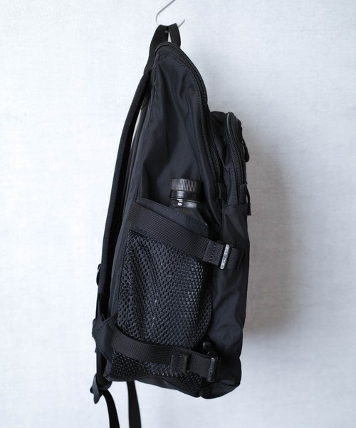 FREDRIK PACKERS(フレドリックパッカーズ)の「『FREDRIK PACKERS』TRAVEL SERIES 420D BACKPACK MELL トラベルシリーズ バックパック メル(バックパック/リュック・レディース・ブラック/グレイッシュベージュ・FREE)」の8枚目の写真