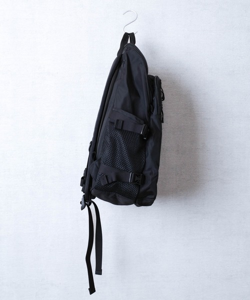 FREDRIK PACKERS(フレドリックパッカーズ)の「『FREDRIK PACKERS』TRAVEL SERIES 420D BACKPACK MELL トラベルシリーズ バックパック メル(バックパック/リュック・レディース・ブラック/グレイッシュベージュ・FREE)」の10枚目の写真