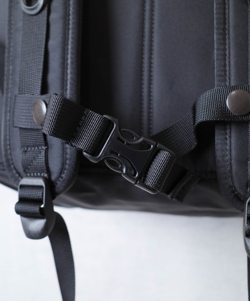 FREDRIK PACKERS(フレドリックパッカーズ)の「『FREDRIK PACKERS』TRAVEL SERIES 420D BACKPACK MELL トラベルシリーズ バックパック メル(バックパック/リュック・レディース・ブラック/グレイッシュベージュ・FREE)」の12枚目の写真