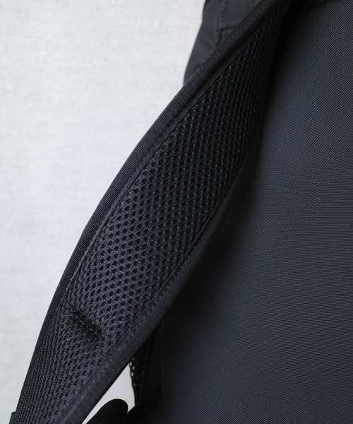 FREDRIK PACKERS(フレドリックパッカーズ)の「『FREDRIK PACKERS』TRAVEL SERIES 420D BACKPACK MELL トラベルシリーズ バックパック メル(バックパック/リュック・レディース・ブラック/グレイッシュベージュ・FREE)」の15枚目の写真