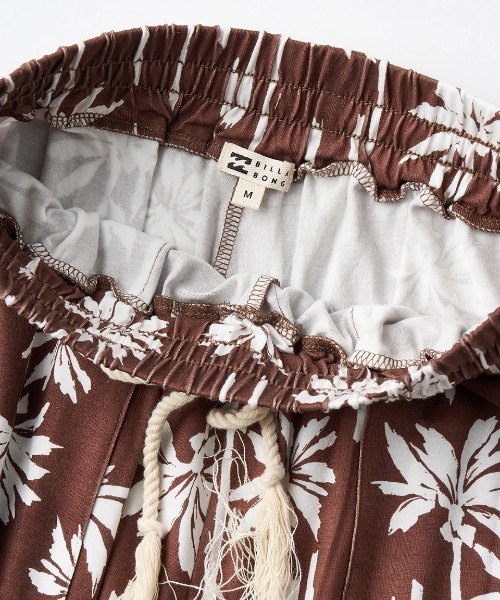 BILLABONG(ビラボン)の「BILLABONG レディース WIDE EASY LONG PANTS ロングパンツ 【2025年夏モデル】/ビラボン総柄ウエストゴムワイドイージーパンツ(その他パンツ・レディース・ブラック系その他/ブラウン系その他/ブルー・MEDIUM)」の11枚目の写真