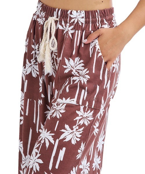 BILLABONG(ビラボン)の「BILLABONG レディース WIDE EASY LONG PANTS ロングパンツ 【2025年夏モデル】/ビラボン総柄ウエストゴムワイドイージーパンツ(その他パンツ・レディース・ブラック系その他/ブラウン系その他/ブルー・MEDIUM)」の10枚目の写真