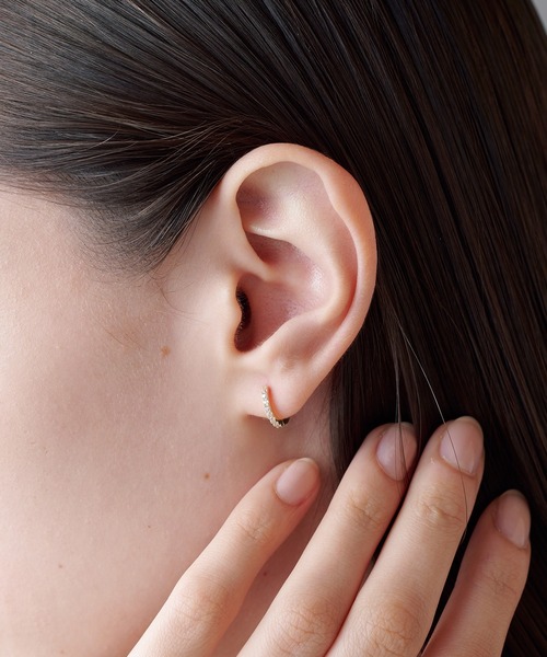 ALLURELLE(アリュレル)の「【ALLURELLE】ジルコニアフープピアス silver925 KNF-TP ※(ピアス(両耳用)・レディース・ゴールド/シルバー・FREE)」の1枚目の写真
