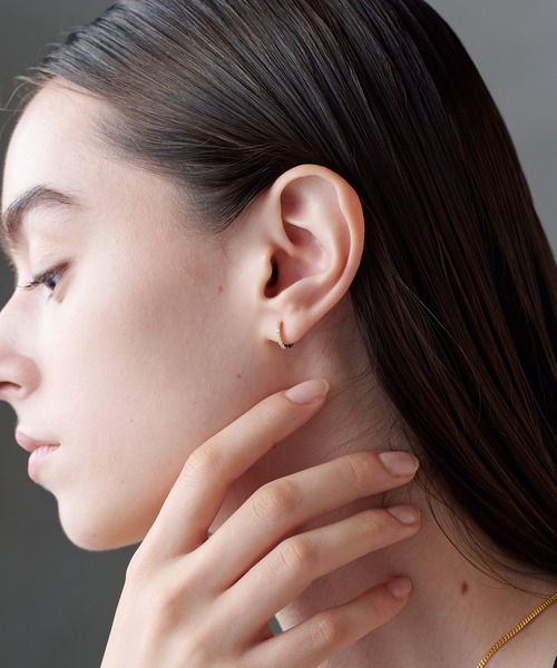 ALLURELLE(アリュレル)の「【ALLURELLE】ジルコニアフープピアス silver925 KNF-TP ※(ピアス(両耳用)・レディース・ゴールド/シルバー・FREE)」の3枚目の写真