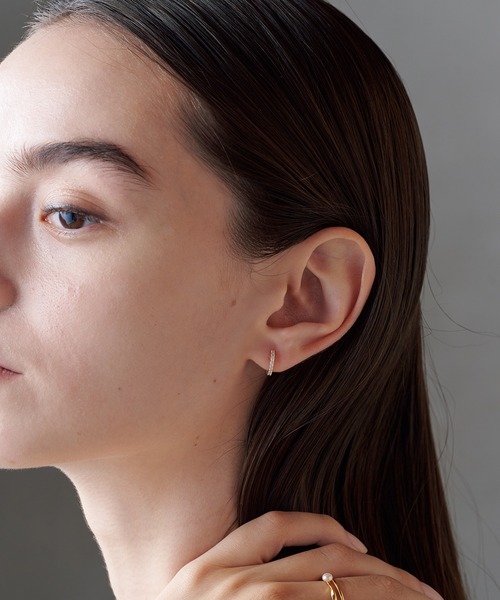 ALLURELLE(アリュレル)の「【ALLURELLE】ジルコニアフープピアス silver925 KNF-TP ※(ピアス(両耳用)・レディース・ゴールド/シルバー・FREE)」の5枚目の写真