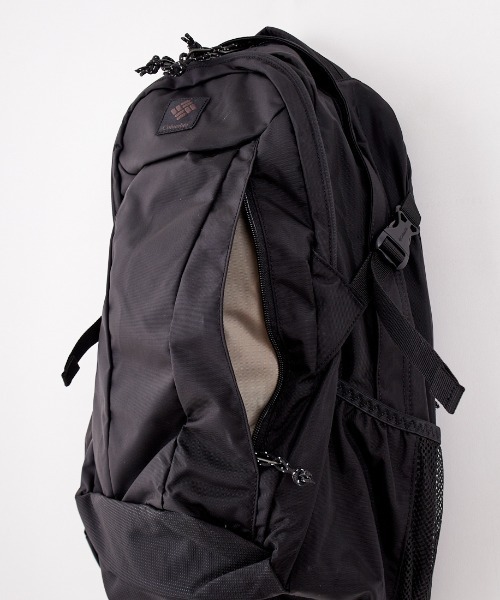 Columbia（コロンビア）の「【WEB限定】[Columbia/コロンビア] ワンポイントロゴ パナシーア 33L バックパック（バックパック/リュック・レディース・ブラック・ONE SIZE）」の16枚目の写真