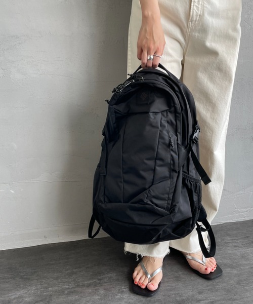 Columbia（コロンビア）の「【WEB限定】[Columbia/コロンビア] ワンポイントロゴ パナシーア 33L バックパック（バックパック/リュック・レディース・ブラック・ONE SIZE）」の4枚目の写真