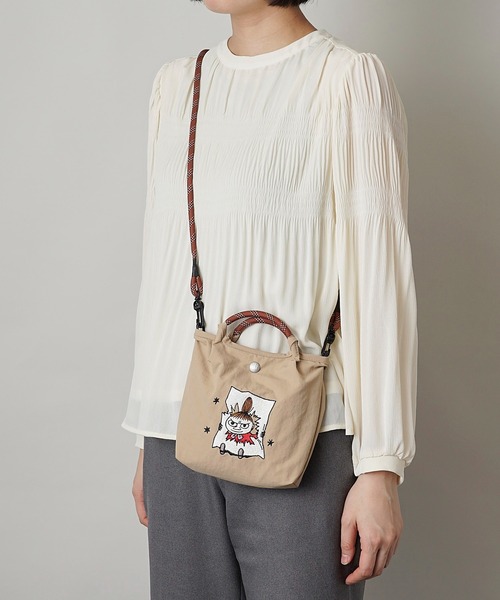 MOOMIN（ムーミン）の「【MOOMIN】(ムーミン) 軽量 撥水 ミニショルダーバッグ スマホ パスポート 縦長ミニポシェット（ショルダーバッグ・レディース・グレー/ベージュ/グリーン系その他/ネイビー/ライトグレー/グリーン/レッド・ONE SIZE）」の15枚目の写真