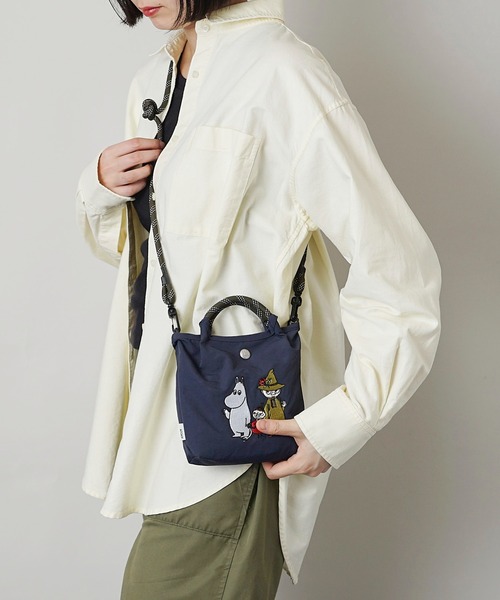 MOOMIN（ムーミン）の「【MOOMIN】(ムーミン) 軽量 撥水 ミニショルダーバッグ スマホ パスポート 縦長ミニポシェット（ショルダーバッグ・レディース・グレー/ベージュ/グリーン系その他/ネイビー/ライトグレー/グリーン/レッド・ONE SIZE）」の21枚目の写真