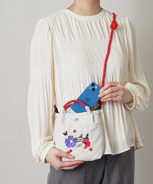 MOOMIN（ムーミン）の「【MOOMIN】(ムーミン) 軽量 撥水 ミニショルダーバッグ スマホ パスポート 縦長ミニポシェット（ショルダーバッグ・レディース・グレー/ベージュ/グリーン系その他/ネイビー/ライトグレー/グリーン/レッド・ONE SIZE）」の12枚目の写真