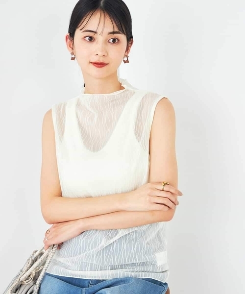 a.v.v（アーヴェヴェ）の「シアーウェーブハイネックカットソー（Tシャツ/カットソー・レディース・アイボリー/チャコールグレー・34/38/36/42/40）」の2枚目の写真