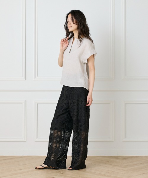 INED（イネド）の「リネンフレンチスリーブシャツブラウス《lelinzephyr/ル・ランゼフィール》（シャツ/ブラウス・レディース・オフホワイト/ブルー/グレイッシュベージュ・9号/7号）」の16枚目の写真