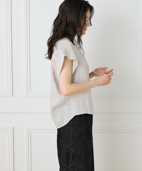 INED（イネド）の「リネンフレンチスリーブシャツブラウス《lelinzephyr/ル・ランゼフィール》（シャツ/ブラウス・レディース・オフホワイト/ブルー/グレイッシュベージュ・9号/7号）」の11枚目の写真