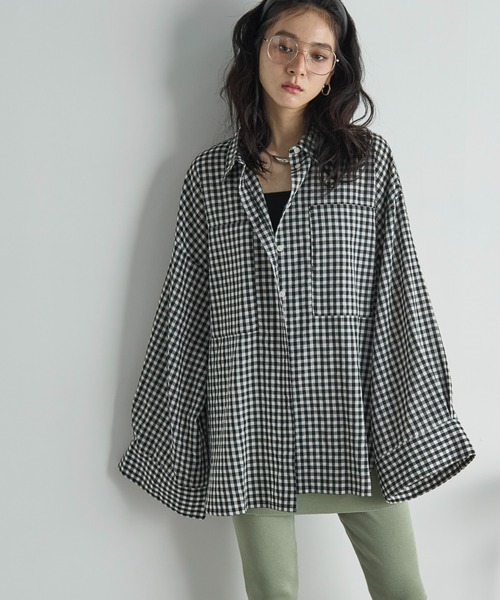 THE YOn(ザヨン)の「スーパーワイドスリーブルーズフィットシャツ(シャツ/ブラウス・レディース・ブラック/クリーム/ブラウン/ピンク・FREE)」の6枚目の写真
