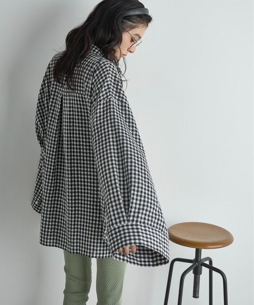 THE YOn(ザヨン)の「スーパーワイドスリーブルーズフィットシャツ(シャツ/ブラウス・レディース・ブラック/クリーム/ブラウン/ピンク・FREE)」の14枚目の写真