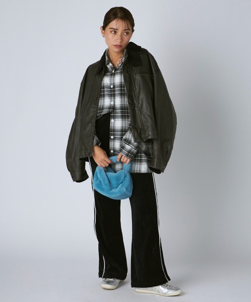 Kappa（カッパ）の「ベロアフレアパンツ（その他パンツ・レディース・グレー/ブラック・LARGE/MEDIUM/SMALL）」の17枚目の写真