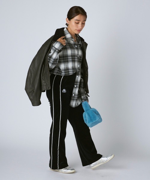 Kappa（カッパ）の「ベロアフレアパンツ（その他パンツ・レディース・グレー/ブラック・LARGE/MEDIUM/SMALL）」の21枚目の写真