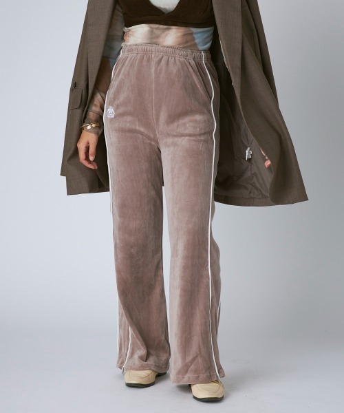 Kappa（カッパ）の「ベロアフレアパンツ（その他パンツ・レディース・グレー/ブラック・LARGE/MEDIUM/SMALL）」の4枚目の写真