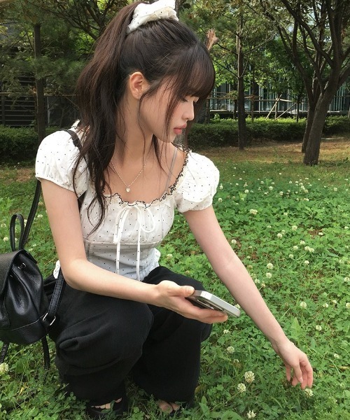 anyonemore(エニワンモア)の「ミニドットレースフリルパフ半袖リボンブラウス(シャツ/ブラウス・レディース・ネイビー/アイボリー・FREE)」の20枚目の写真