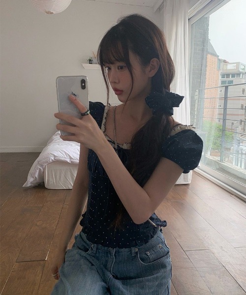 anyonemore(エニワンモア)の「ミニドットレースフリルパフ半袖リボンブラウス(シャツ/ブラウス・レディース・ネイビー/アイボリー・FREE)」の3枚目の写真