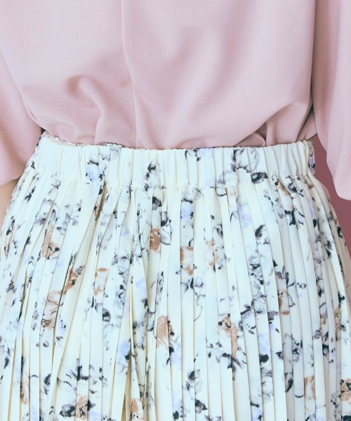 marun（マルン）の「＜大きいサイズ＞花柄プリーツスカート marun（スカート・レディース・ブラック系/アイボリー系・LL/3L/4L/5L/L）」の12枚目の写真