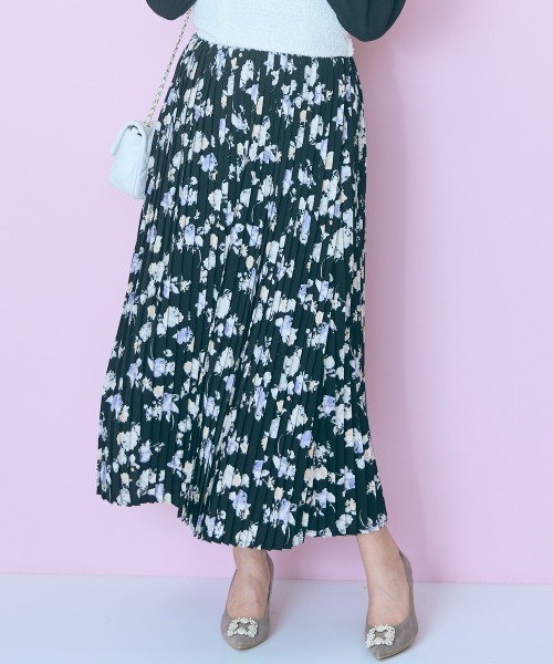 marun（マルン）の「＜大きいサイズ＞花柄プリーツスカート marun（スカート・レディース・ブラック系/アイボリー系・LL/3L/4L/5L/L）」の7枚目の写真