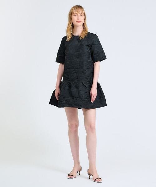 GANNI(ガニー)の「GANNI / ボタニカルジャカードオープンバックミニドレス(ワンピース・レディース・ブラック・34)」の4枚目の写真