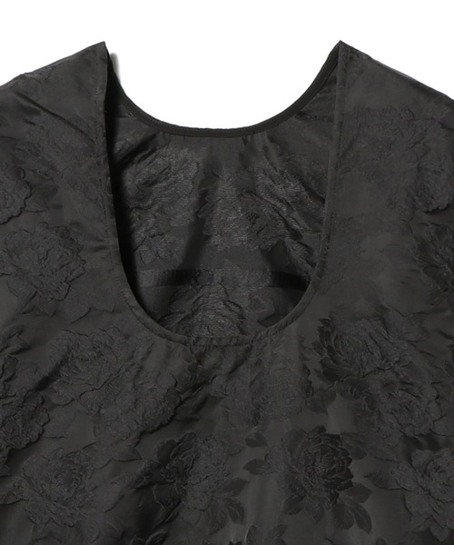 GANNI(ガニー)の「GANNI / ボタニカルジャカードオープンバックミニドレス(ワンピース・レディース・ブラック・34)」の8枚目の写真