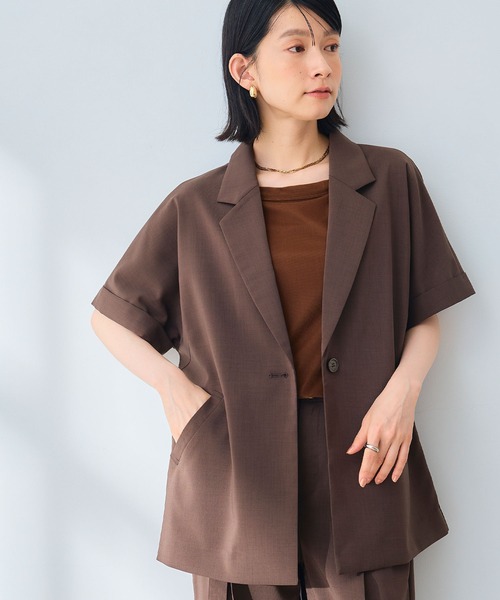 CROSS FUNCTION（クロスファンクション）の「《UV/通気性》サマ美え テーラードハーフスリーブジャケット【CROSS FUNCTION/クロスファンクション】（テーラードジャケット・レディース・ダークブラウン/チャコールグレー・M/L/LL）」の2枚目の写真