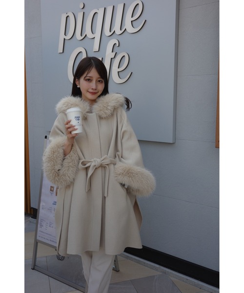 CELFORD コートラボ　フード付きファーポンチョコート　サックス ファーポンチョコート（ポンチョ）｜CELFORD（セルフォード）の