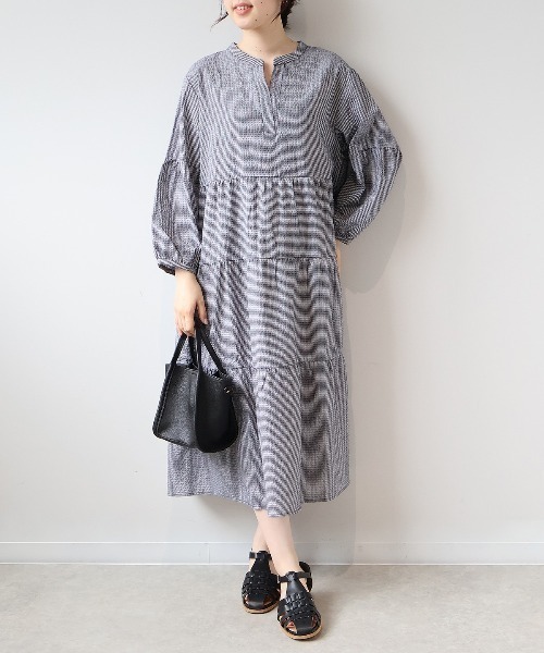 MB mint breeze（エムビーミントブリーズ）の「【L～5L 大きいサイズ】ミニサッカーティアードワンピース（ワンピース・レディース・ブルー/ブラック×ホワイト・LL/3L/4L/5L）」の2枚目の写真