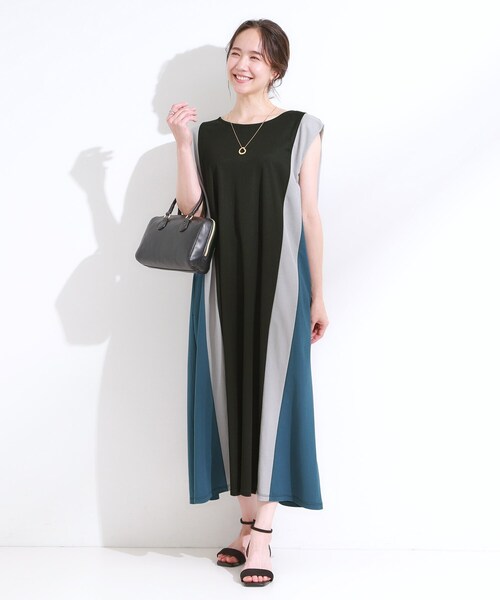 SHOO・LA・RUE（シューラルー）の「【S-LL/ひんやり】全身すっきり見えが楽に叶う サイド切替 バイカラーAラインワンピース（ワンピース・レディース・ネイビー系4/ブラック系4/ブラック系その他5・04/03/02/01）」の8枚目の写真